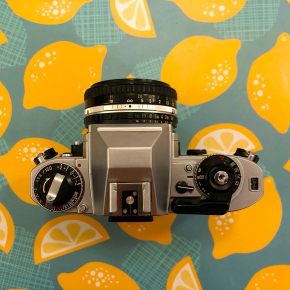 Nikon FG - Picture 4 of 11